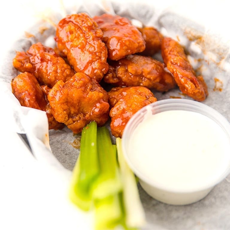 Spicy Buffalo Wings: A Crowd Favorite